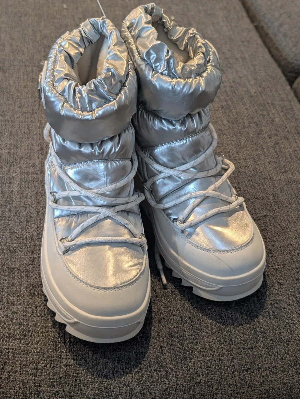 Pajar HuMetallic Silver Puffer Winter Boots
